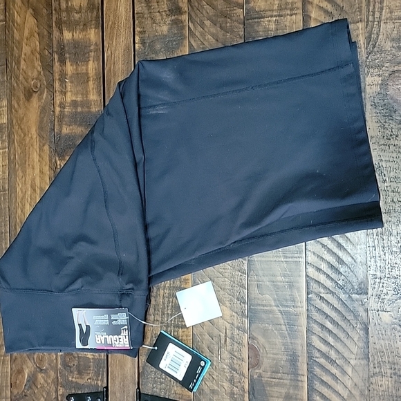NWT Women's Black Nike Legend 2.0 Capris Sz 1X - Picture 1 of 5